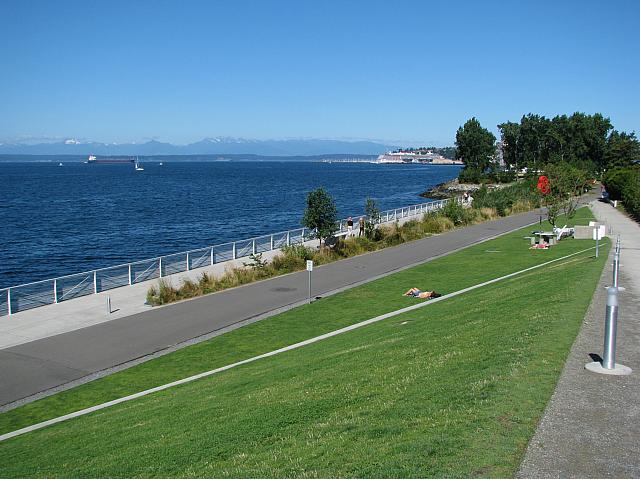 201108 318