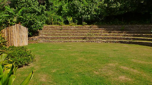 Amphitheatre at UC Berkeley's Gump Research Station/Atitia Center