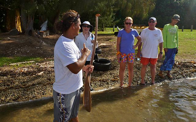Explaining how to know when to change sides with the paddle