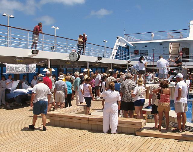 ...and lots of audience