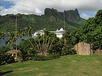 Cook's Bay, Oceania Regatta, & Moorea mountains