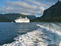 Oceania Retta in Cook's Bay, Moorea